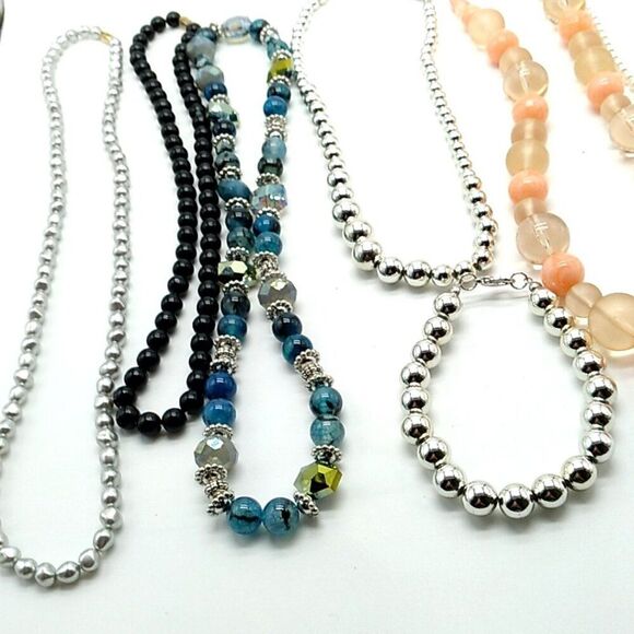 7 Beaded Necklaces + 1 Beaded Bracelet Jewelry Lot of 8 - Picture 2 of 10